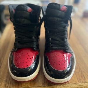 Air Jordon’s men’s size 8.5 in “like new” condition. Red and Black